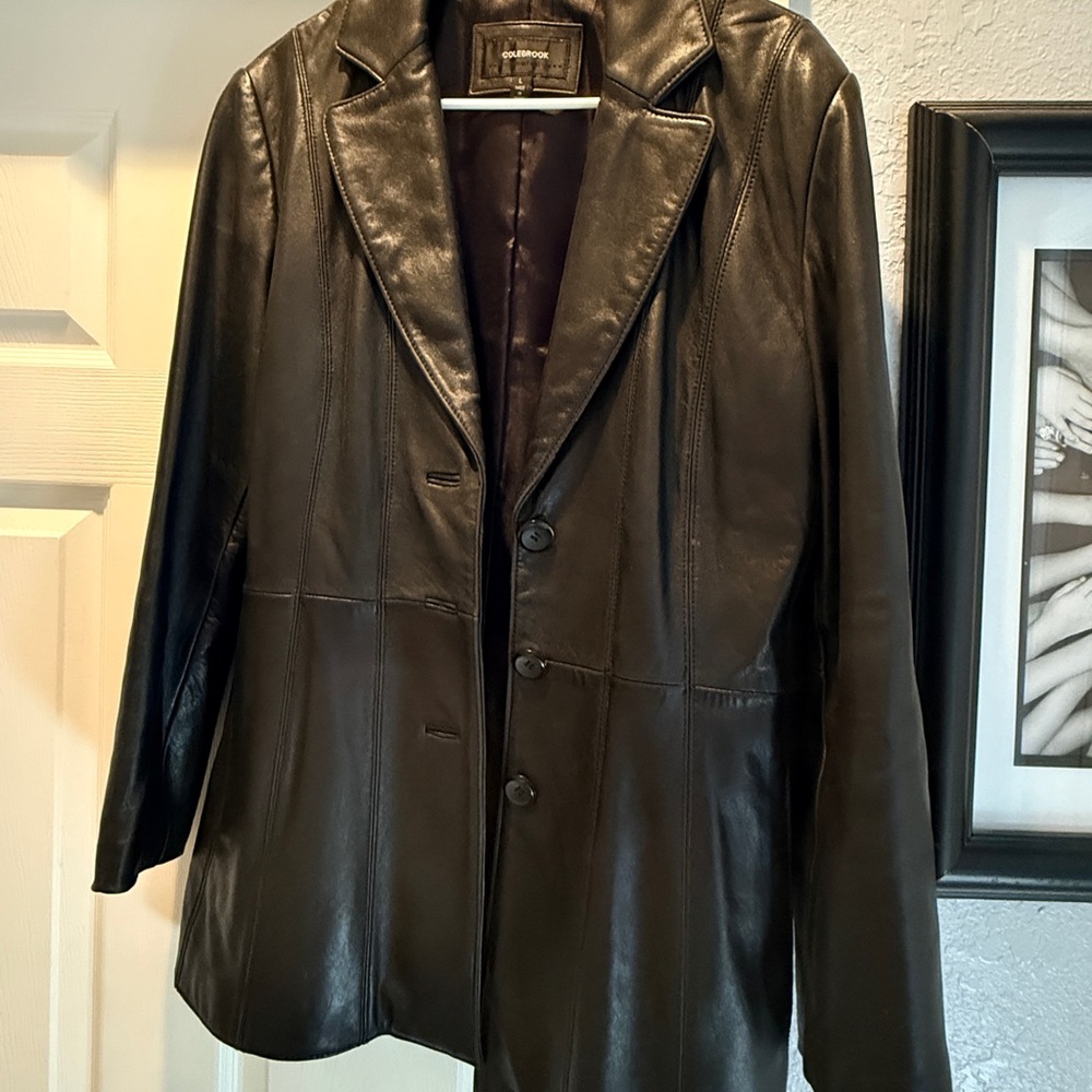 Elegant Black Leather Jacket for Women